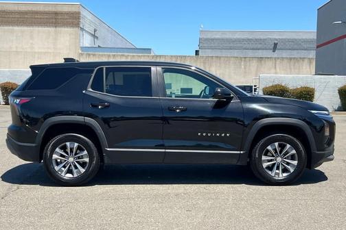 Mosaic Black Metallic 2025 Chevrolet Equinox 1LT