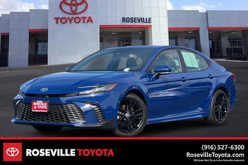 2025 Toyota Camry SE