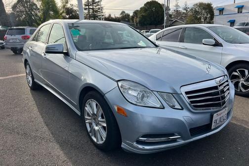 Diamond Silver Metallic 2013 Mercedes-Benz E-Class 4MATIC