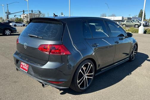 2017 Volkswagen Golf GTI 2.0T S 4-Door