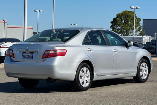 Classic Silver Metallic 2009 Toyota Camry LE