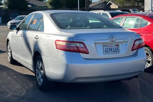 Classic Silver Metallic 2009 Toyota Camry LE