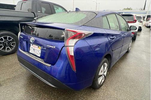 2016 Toyota Prius Three