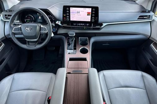 2022 Toyota Sienna XLE