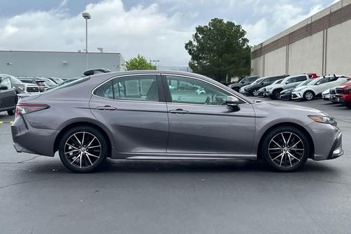Predawn Gray Mica 2022 Toyota Camry SE