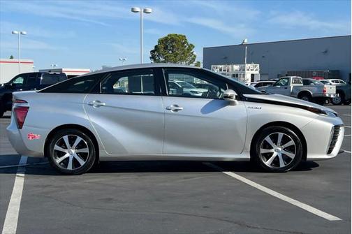2018 Toyota Mirai Base