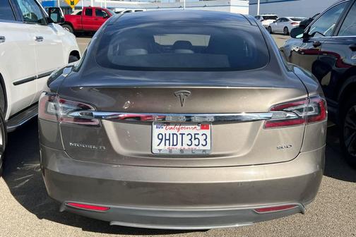 2015 Tesla Model S 90D