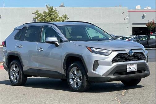 2022 Toyota RAV4 Hybrid XLE