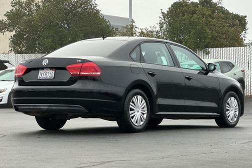 2015 Volkswagen Passat 1.8T Auto S