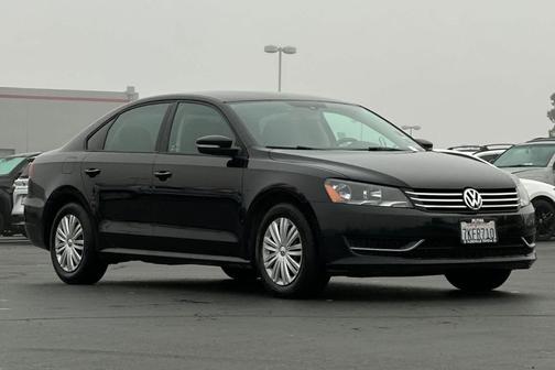 2015 Volkswagen Passat 1.8T Auto S