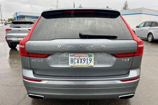 Gray 2018 Volvo XC60 T6 Inscription