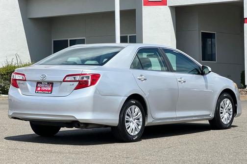 Classic Silver Metallic 2012 Toyota Camry LE