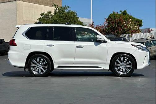 2017 Lexus LX 570 Base