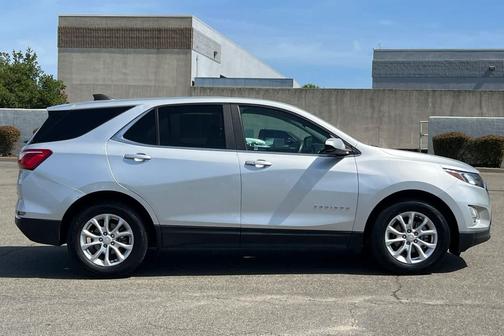 Silver Ice Metallic 2021 Chevrolet Equinox 1LT