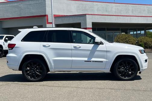 Bright White Clearcoat 2019 Jeep Grand Cherokee Altitude