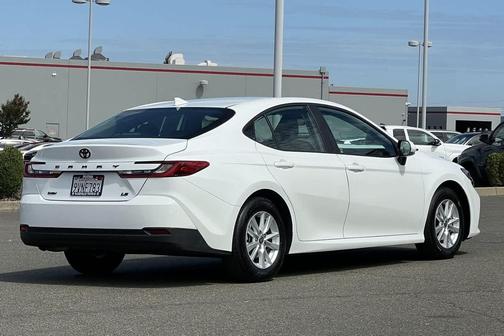 Ice Cap 2025 Toyota Camry LE