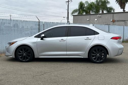 Classic Silver Metallic 2021 Toyota Corolla Hybrid LE