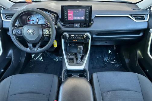 Silver Sky Metallic 2019 Toyota RAV4 LE