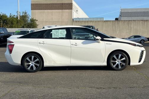 2017 Toyota Mirai Base