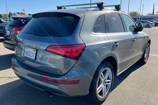 Monsoon Gray Metallic 2013 Audi Q5 3.0T Premium Plus