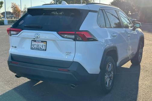 2022 Toyota RAV4 XLE