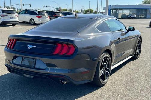 2022 Ford Mustang EcoBoost