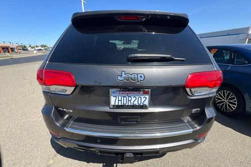 Brilliant Black Crystal Pearlcoat 2014 Jeep Grand Cherokee Overland