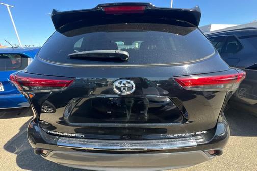 2023 Toyota Highlander Platinum