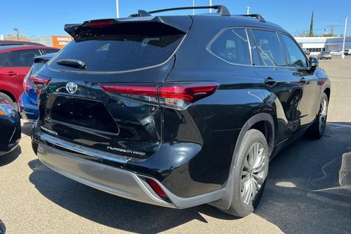 2023 Toyota Highlander Platinum