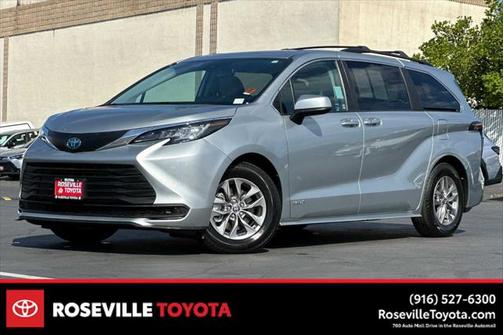 2021 Toyota Sienna LE