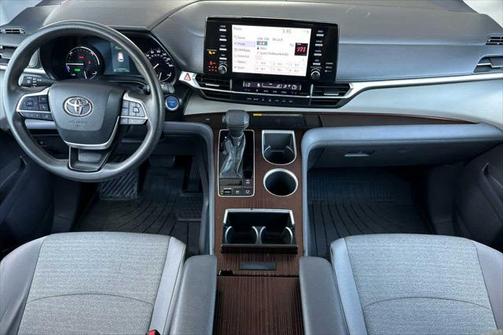 2021 Toyota Sienna LE