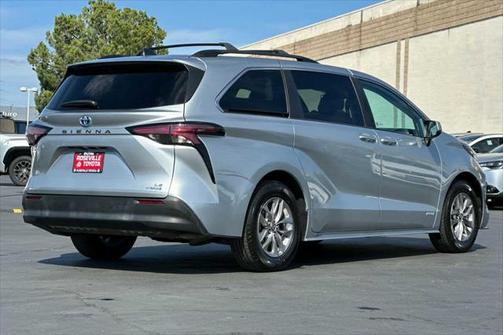 2021 Toyota Sienna LE