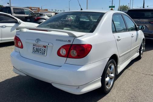 Super White 2005 Toyota Corolla S