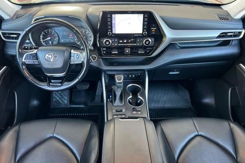 Moon Dust 2021 Toyota Highlander XLE