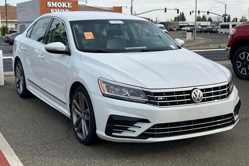 2017 Volkswagen Passat 1.8T R-Line w/Comfort
