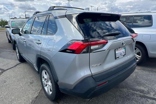 Silver Sky Metallic 2021 Toyota RAV4 Hybrid XLE