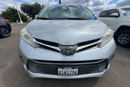 Celestial Silver Metallic 2020 Toyota Sienna XLE