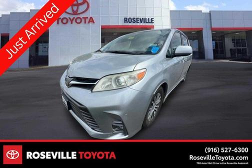 Celestial Silver Metallic 2020 Toyota Sienna XLE