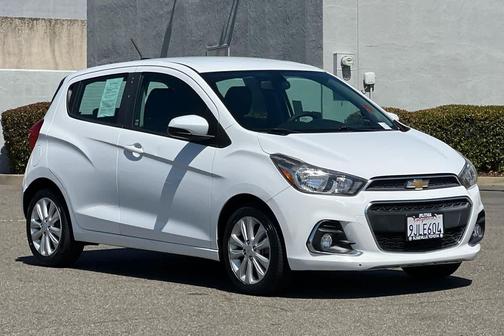 Summit White 2017 Chevrolet Spark 1LT