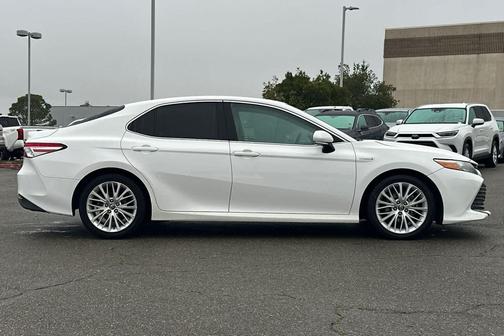 2018 Toyota Camry Hybrid XLE