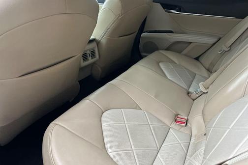 2018 Toyota Camry Hybrid XLE