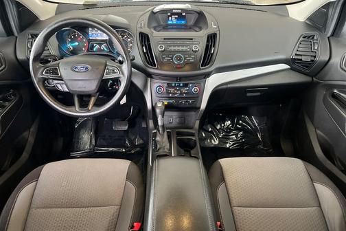 Oxford White 2017 Ford Escape SE