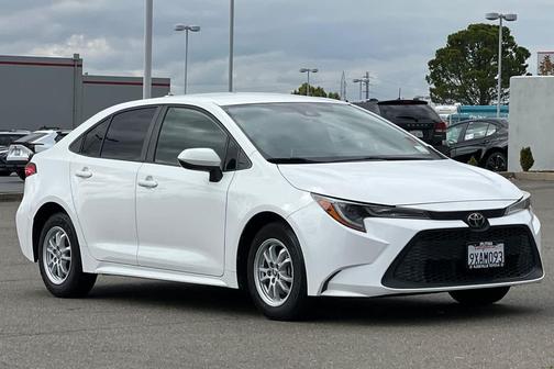 Super White 2021 Toyota Corolla LE
