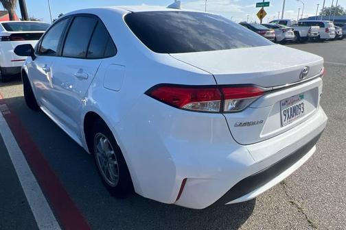Super White 2021 Toyota Corolla LE