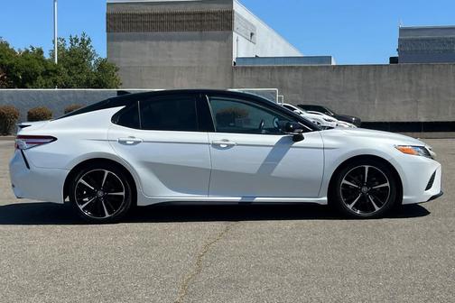 Midnight Black Metallic 2020 Toyota Camry XSE