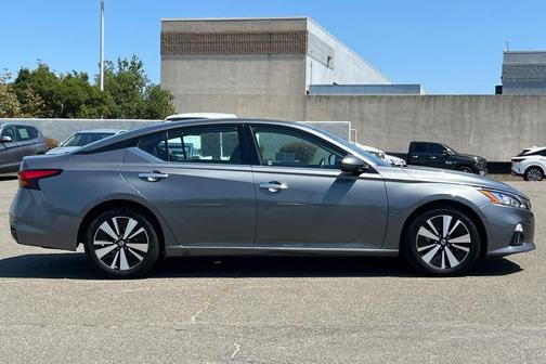 Gun Metallic 2019 Nissan Altima 2.5 SL
