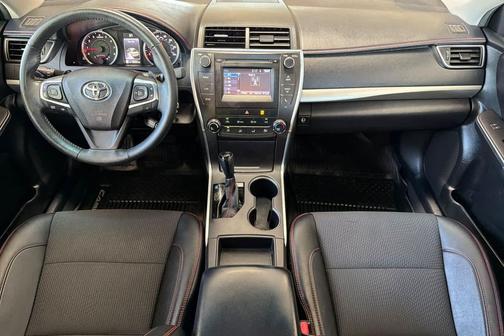 Celestial Silver Metallic 2017 Toyota Camry SE