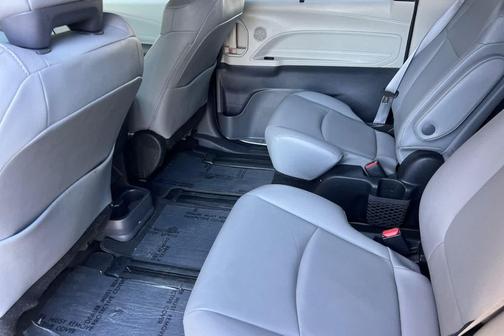 2022 Toyota Sienna XLE