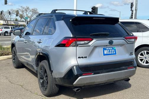2022 Toyota RAV4 Hybrid SE