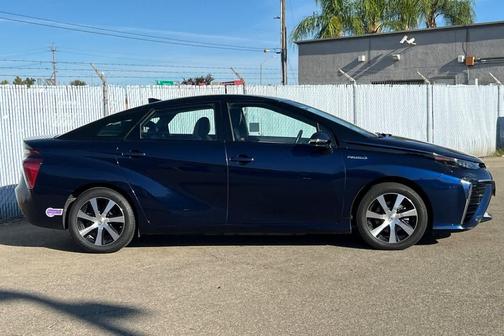 Nautical Blue Metallic 2018 Toyota Mirai Base